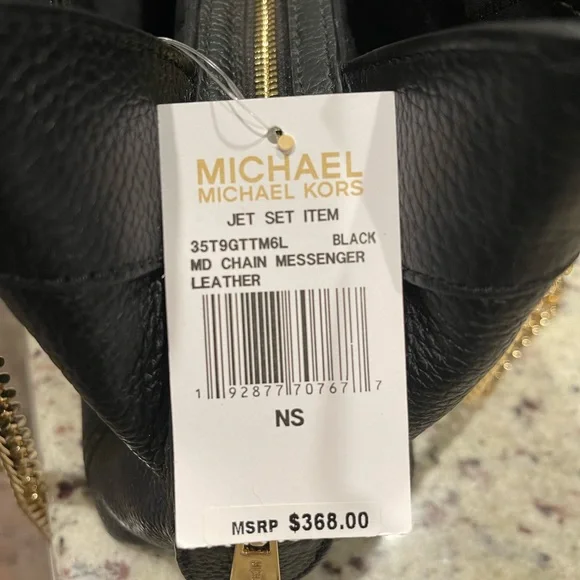 Michael Kors Jet Set Messenger - Picture 4 of 4